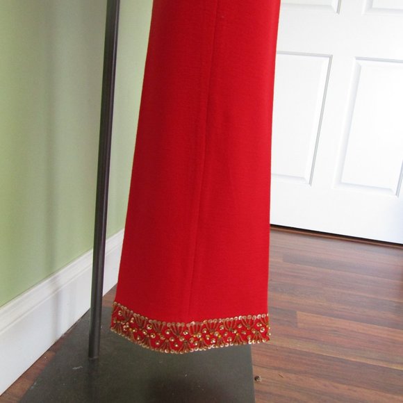 VINTAGE 1970'S RED KNIT 2 PC. SUIT W/ SEQUINS & BEADWORK / 38" BUST MEASURE - Picture 7 of 16
